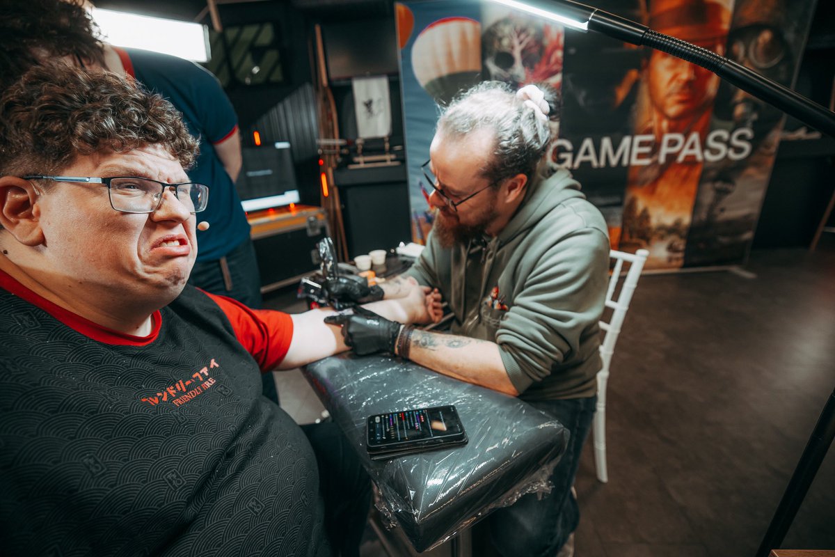 So ein schönes Foto 🥰
<a href="/MrMoregame/">MrMoregame</a> 
Foto natürlich von <a href="/Eosandy/">ｅｏｓΛｎｄｙ X📸 - cosplay-FoDoGrApH aus Hobby</a>