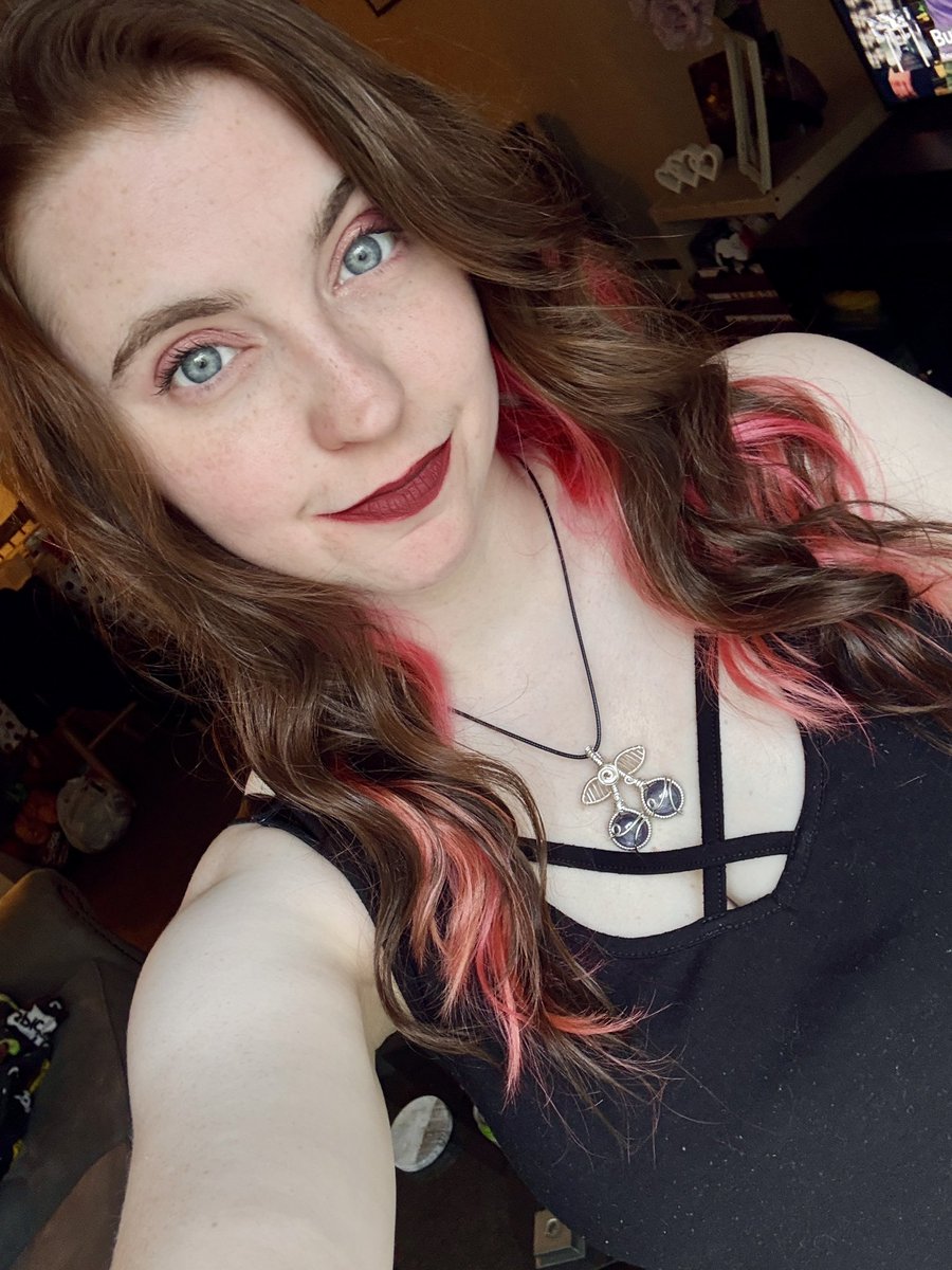 Hot girls wear <a href="/mildhippie/">ᖭི༏ᖫྀ𓍊𓋼°｡</a> pendants amirite? 😉🍒