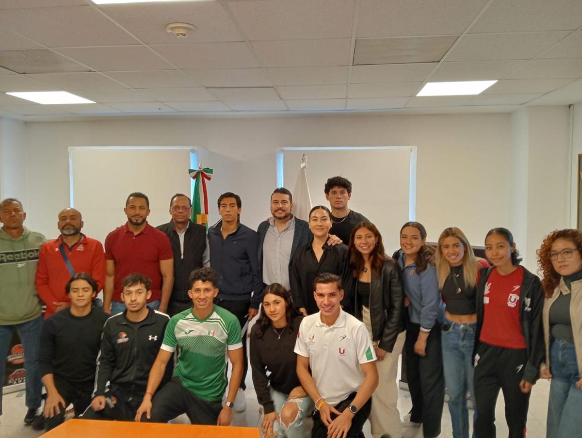 IMER_Noticias's tweet image. Luis Rivera, subdirector de la @conadeoficial, y Jahir Ocampo, director del #CNAR, encabezaron la segunda reunión con los atletas afectados que quedaron fuera de la Universiada Mundial Alemania 2025 por decisiones extradeportivas. 

📸@irmacue