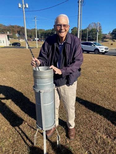 Robert_Aderholt's tweet image. I’m sad to learn of the passing of Marshall County radio legend Bruce Underwood. He had been on the air on WTWX in Guntersville since the 1950s, and while he had been off his regular morning radio program after a fall last year, he was still voicing commercials. Bruce was also…