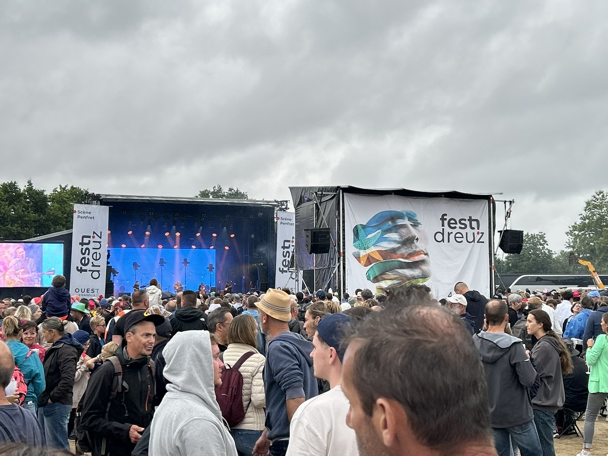 Jean-Marc Roué (@jmrouebferries) on Twitter photo Un beau week-end qui s'achève à #Fouesnant avec un passage à son festival de musique qui fait partie pour moi des meilleurs de #Bretagne : le <a href="/festidreuz/">LE FESTIDREUZ</a> ! Et la bonne surprise d'y retrouver <a href="/AnnaigLeMeur_29/">Annaïg Le Meur</a> , notre députée de l'étape et fidèle soutien de <a href="/BrittanyFerries/">Brittany Ferries</a> ! Un beau week-end qui s'achève à #Fouesnant avec un passage à son festival de musique qui fait partie pour moi des meilleurs de #Bretagne : le <a href="/festidreuz/">LE FESTIDREUZ</a> ! Et la bonne surprise d'y retrouver <a href="/AnnaigLeMeur_29/">Annaïg Le Meur</a> , notre députée de l'étape et fidèle soutien de <a href="/BrittanyFerries/">Brittany Ferries</a> !