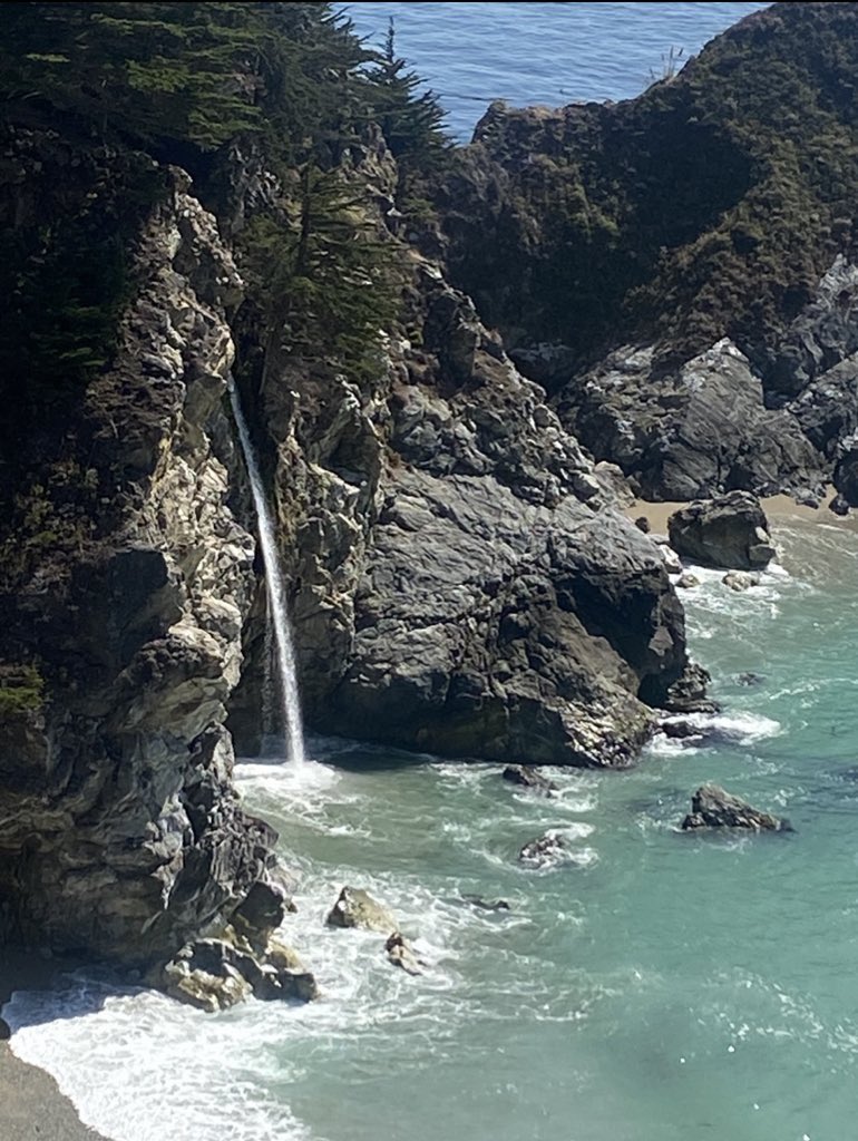 kenya_yang_'s tweet photo. Big Sur CA 🏞️☀️👙 #summertime #lifeisnow https://t.co/2IKIFeYP5D