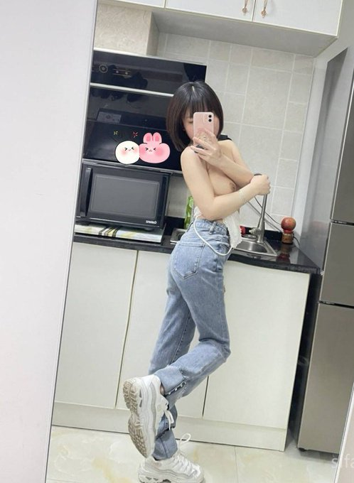 內心是小色女
  不小心露出 按讚留言1️⃣給影片
 #限時刪