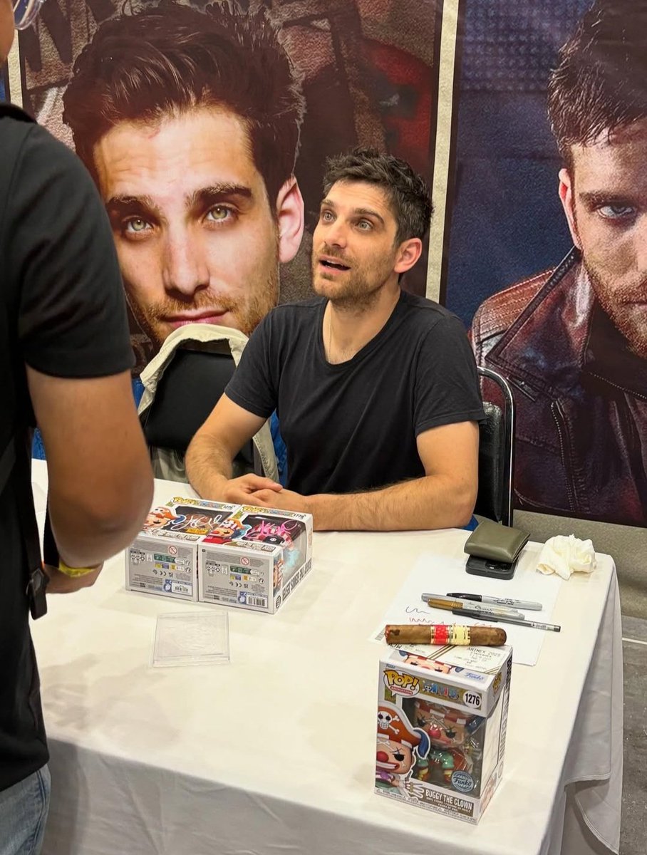 PureJeffWard's tweet photo. Jeff at the Laconve Animex in Mexico, yesterday.
#jeffward #laconveanimex #Mexico #Buggy #onepiece #AgentsofSHIELD #dekeshaw https://t.co/h7rSikQCm9