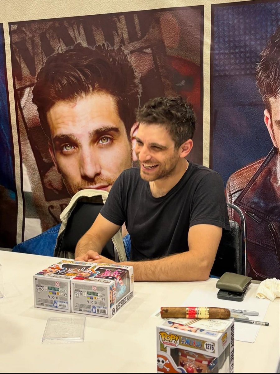 PureJeffWard's tweet photo. Jeff at the Laconve Animex in Mexico, yesterday.
#jeffward #laconveanimex #Mexico #Buggy #onepiece #AgentsofSHIELD #dekeshaw https://t.co/h7rSikQCm9