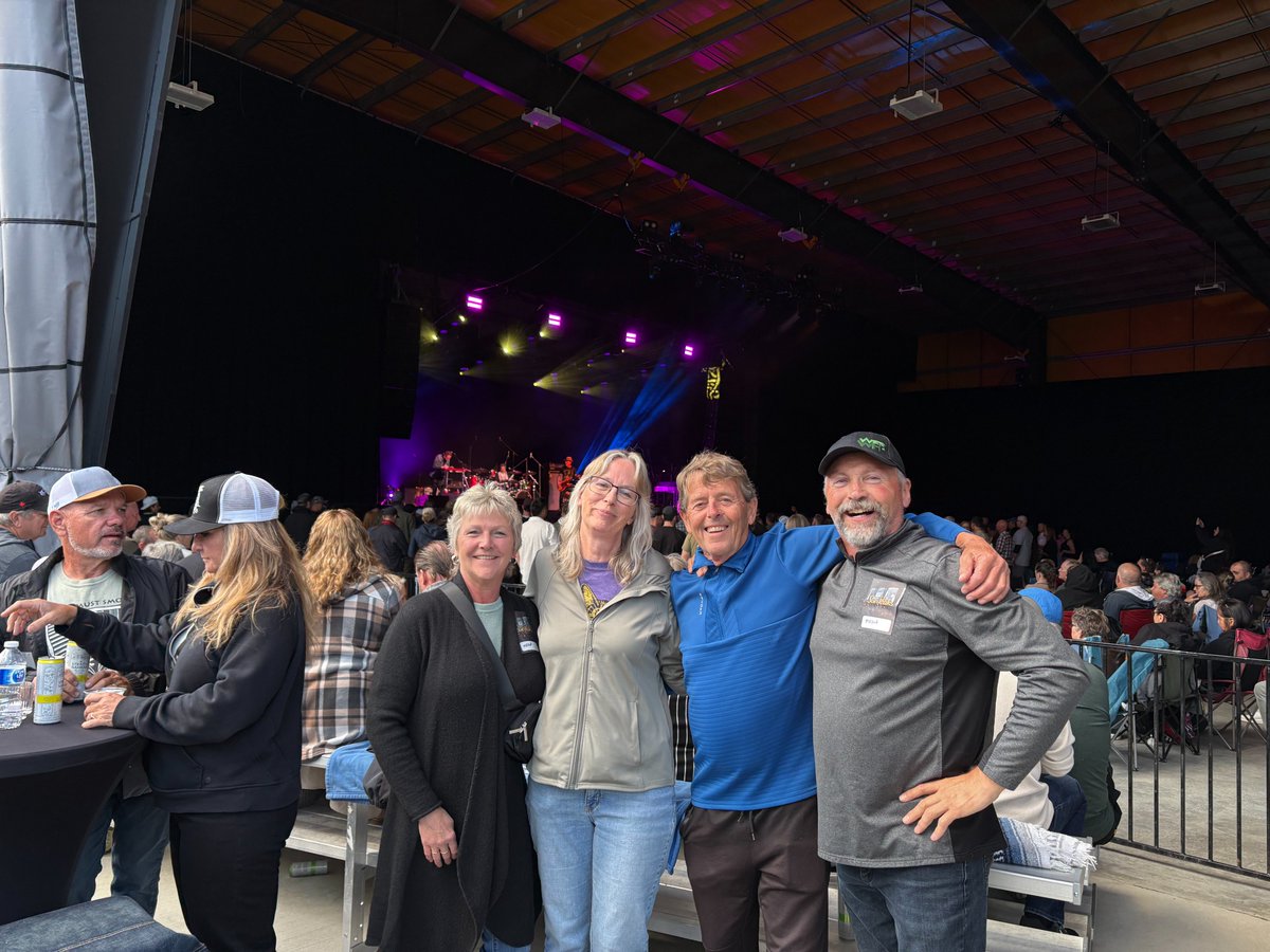 Last night with my wife Carleen along with Rob &amp; Kirsten Dolighan, my son-in-laws parents. Well done Tourism #SunPeaks for an amazing wknd &amp; impressive line up of performers. Last night Wide Mouth Mason opened with 54-40 closing out the night. Thanks to all who worked so hard