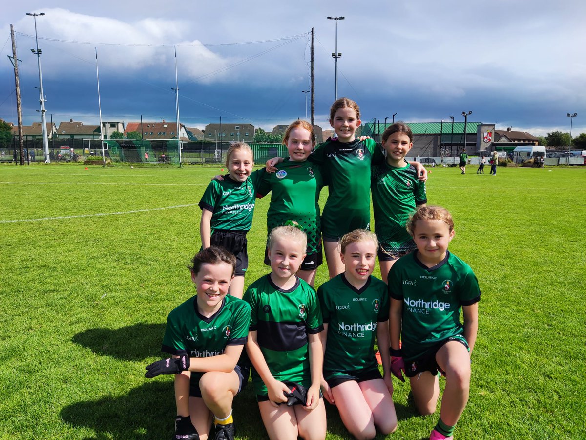 Another of our 3 U10 lgf blitz U10  teams. Maith  thú cailín óga 🟢 ⚫️ 👏 🙌 ⚽️