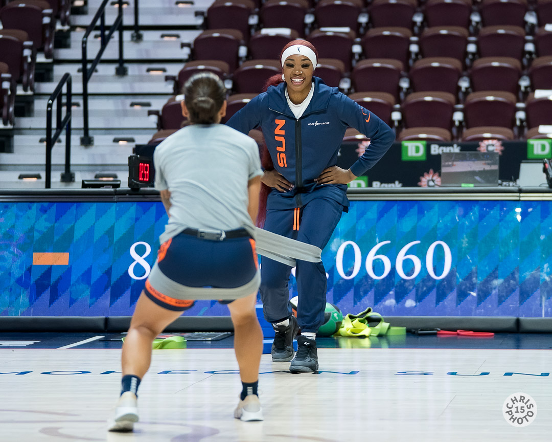 chrisphoto15's tweet image. Warming up at @MoheganSun arena where the @LVAces take on the @ConnecticutSun. Tip-off at 4pm
