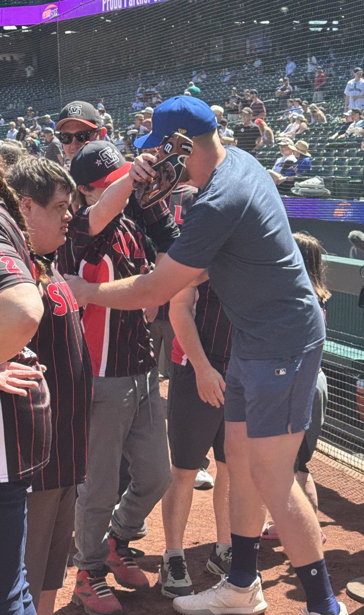 Scenes from today’s Challenger Game at the ballpark. Logan Gilbert stayed out signing for all the kids and Luke Raley had hugs for anyone who asked.