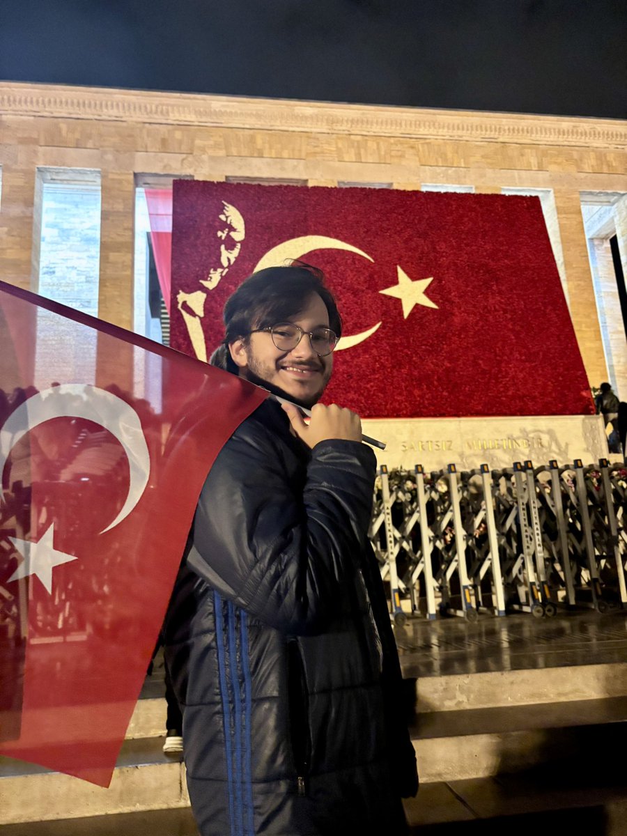 Ogzhankk's tweet photo. Türkiyeli gençler değil biz Türk Gençliğiyiz! 🇹🇷 https://t.co/WeExBeelfE