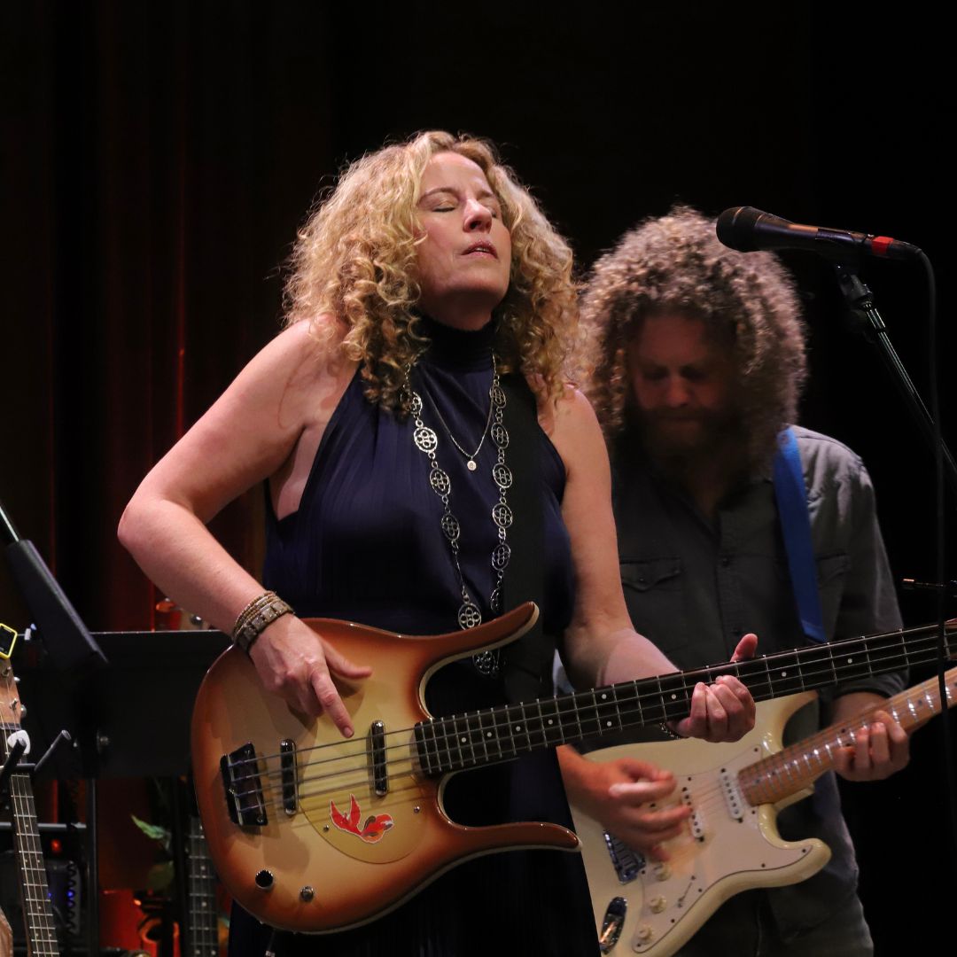 MountainStage's tweet image. This week's encore broadcast comes to you LIVE from the Franklin Theatre in Franklin, TN.
Host Kathy Mattea welcomes Todd Snider, Amy Helm, Drew Holcomb & The Neighbors, and Randall Bramblett.
Tune in to an affiliate station near you or find it via the Mountain Stage Podcast.