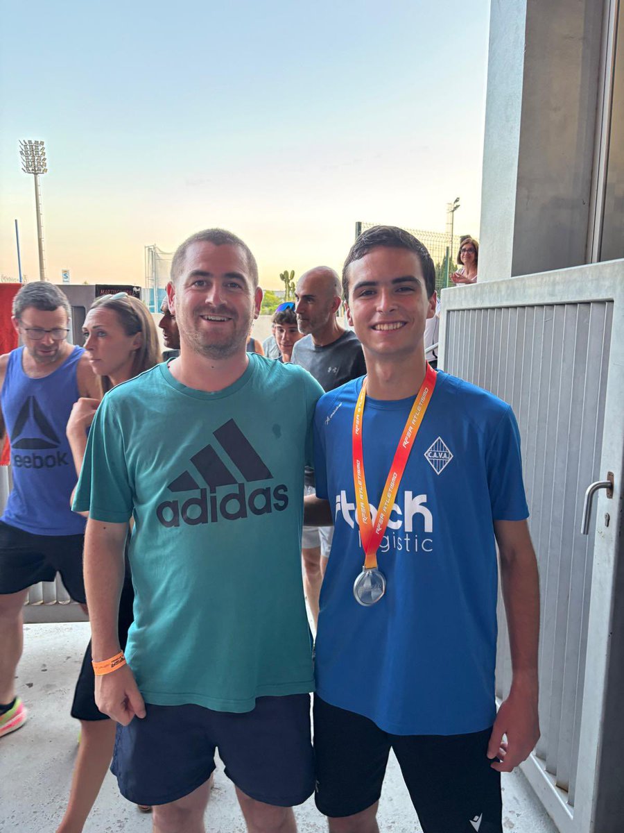 Tanquem un gran #CEatletismoSub18
🥈Quique Marin. 1500 llisos.
6è. Ferran Reig. 3000 llisos.
11è. Hugo Ponsoda. 800 llisos.
<a href="/stocklogistic/">Stock Logistic</a>