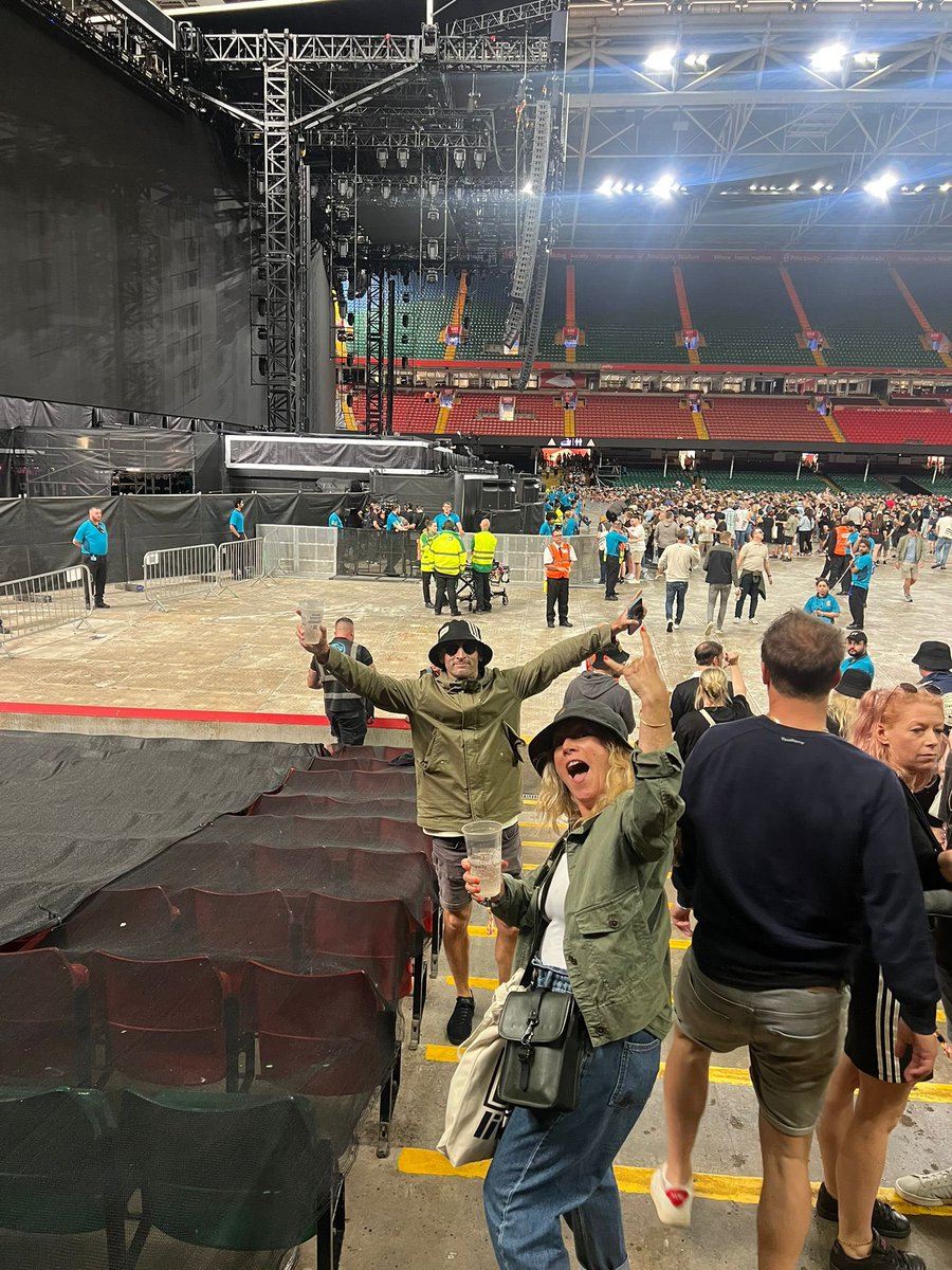 SamGalbraith1's tweet photo. From Brighton to Cardiff to see the greatest Rock’N’Roll band EVER! It did not disappoint. Absolutely #biblical &amp; a prayer answered! THANK YOU @oasis @liamgallagher @NoelGallagher Good to have the squad reassembled! 

See you at Wembley 30/07 🏟️ 

#oasis #cardiff #live25 https://t.co/m3NLfznpgS