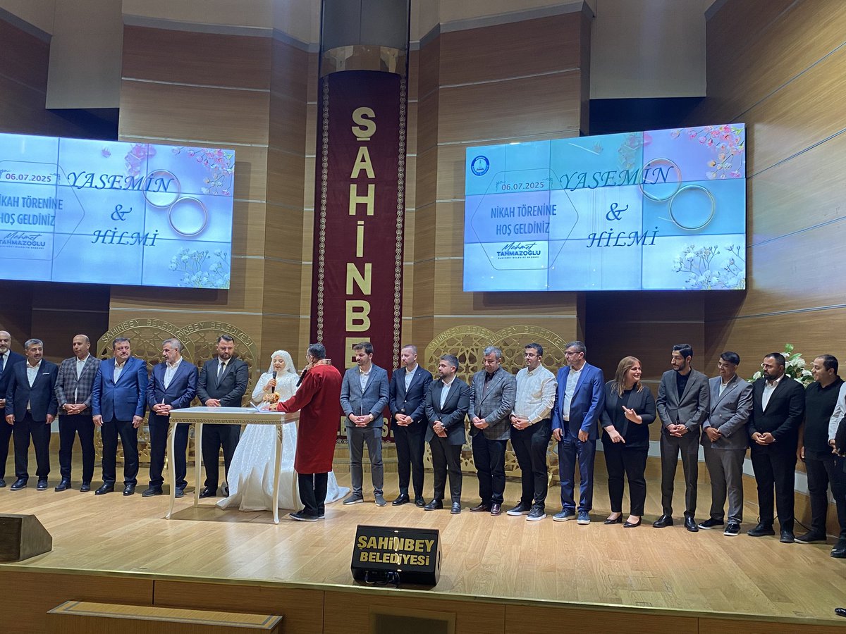 “Yürütme ve Yönetim kurulu üyelerimiz ile birlikte, İl Yönetim  kurulu üyesi Hilmi  kardeşimizin nikâh törenine katılım sağladık. Bu özel gününde yanında olmaktan büyük mutluluk duyduk. Hilmi ve eşine bir ömür boyu mutluluklar diliyoruz. Rabbim bir yastıkta kocatsın.”