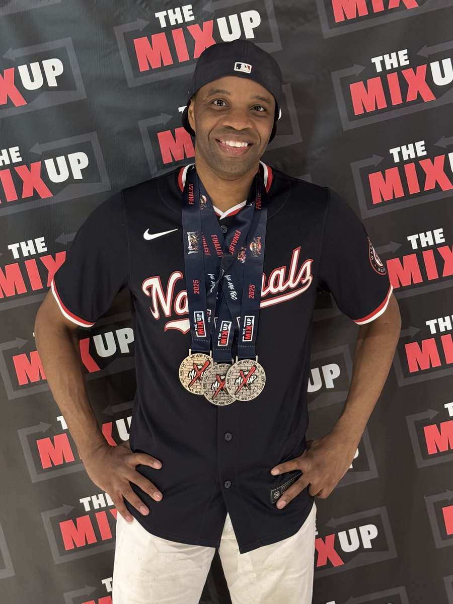 Easyman_Michael's tweet photo. @THEMIXUPLyon 🎖️🎖️🎖️3 médailles 
🥇 Dragon Ball FighterZ 
🥉Super Street Fighter 2x
🎖️5e Ultra Street Fighter 4 https://t.co/Bo6s7yS1C5