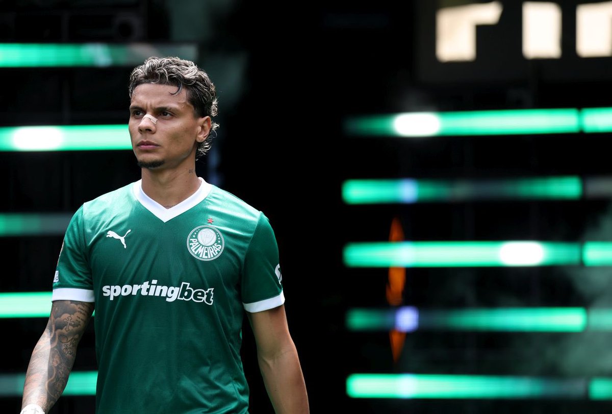 USMinsights's tweet photo. 🚨 ⚽️ 🔴 Manchester United are closely monitoring Richard Ríos — tracking all his performances. 🔍🇧🇷

Seen as a €20–25M budget-friendly alternative to Ederson. 

Deal could heat up soon. 🤞🏻 

#RichardRios #ManUtd #MUFC #TransferNews #PremierLeague #Football #BreakingNews #WWIII #TrendingNow #ClubWorldCup2025 #Soccer #NSL2025 #Gyokeres
