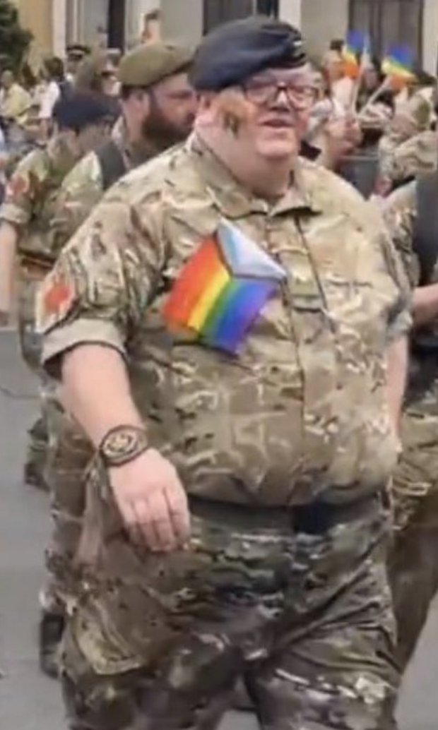JeffFlinn_'s tweet image. Imagine the devastation if they had dropped this guy on Fordow, Iran.