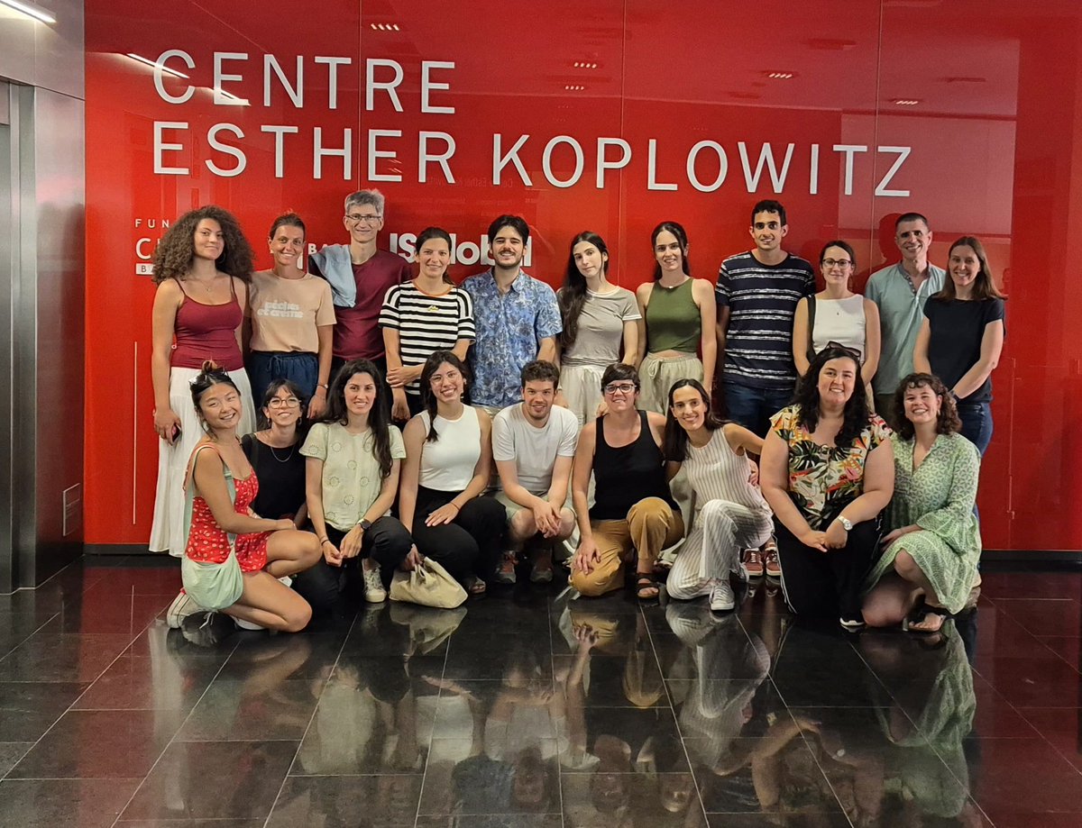 alba_maiques's tweet photo. Time to say good bye to @idibaps and this amazing cohort of people!
But I am not moving far😁: I’ve joined the Faculty of Medicine and Health Sciences @CampusBellvitge @UniBarcelona as a Lecturer and Group Leader.
Exciting times ahead!!
#NewBeginnings #newPI #ScienceLife https://t.co/xuRpDYrLGm