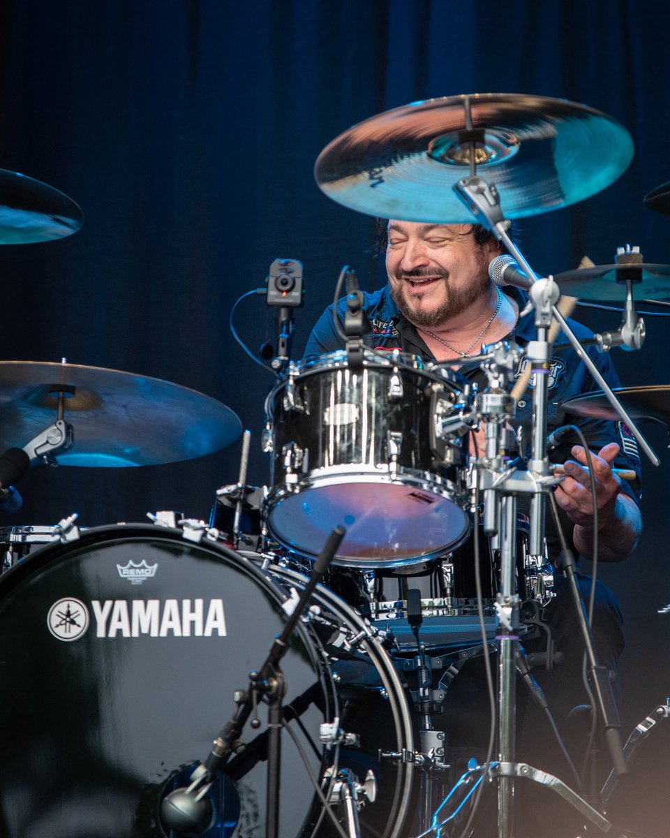 RockPicz's tweet photo. @YandTRocks 
#yandtrocks #timetorock #rockpicz #rockphoto  #rockphotography #concertphotography #musicphotography #livemusic #livemusicphotography #htbarp #audioloveofficial #hardrock #rock #nikon https://t.co/JmODJAJT27