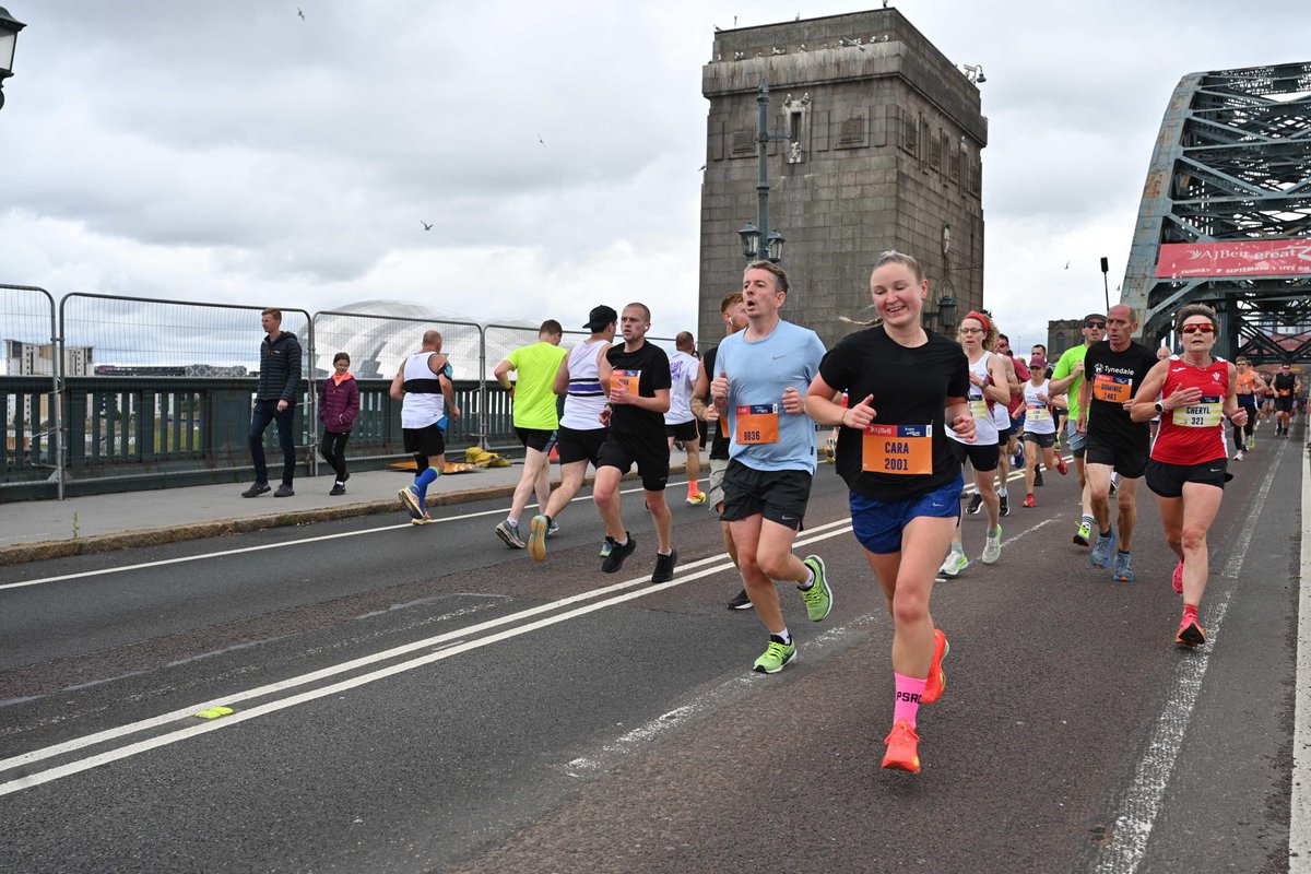 CaraMR10's tweet photo. An enjoyable run this morning at the @Great_Run North 10km. First ever 10km race and happy with an average of a 4:25min/km and a time of 44:15. Well done to the 10,000 runners 🏃🏼‍♀️‍➡️ and a big thank you to all the supporters 👏🏼 #greatnorth10k #Newcastle https://t.co/t8O41Zkd6w