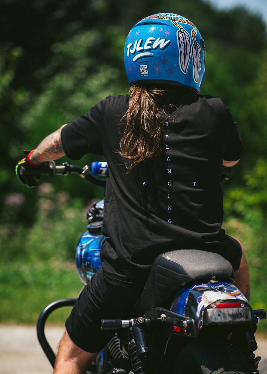 qclewis1's tweet image. Country boys don’t die alone. 

balancingactclothing.com