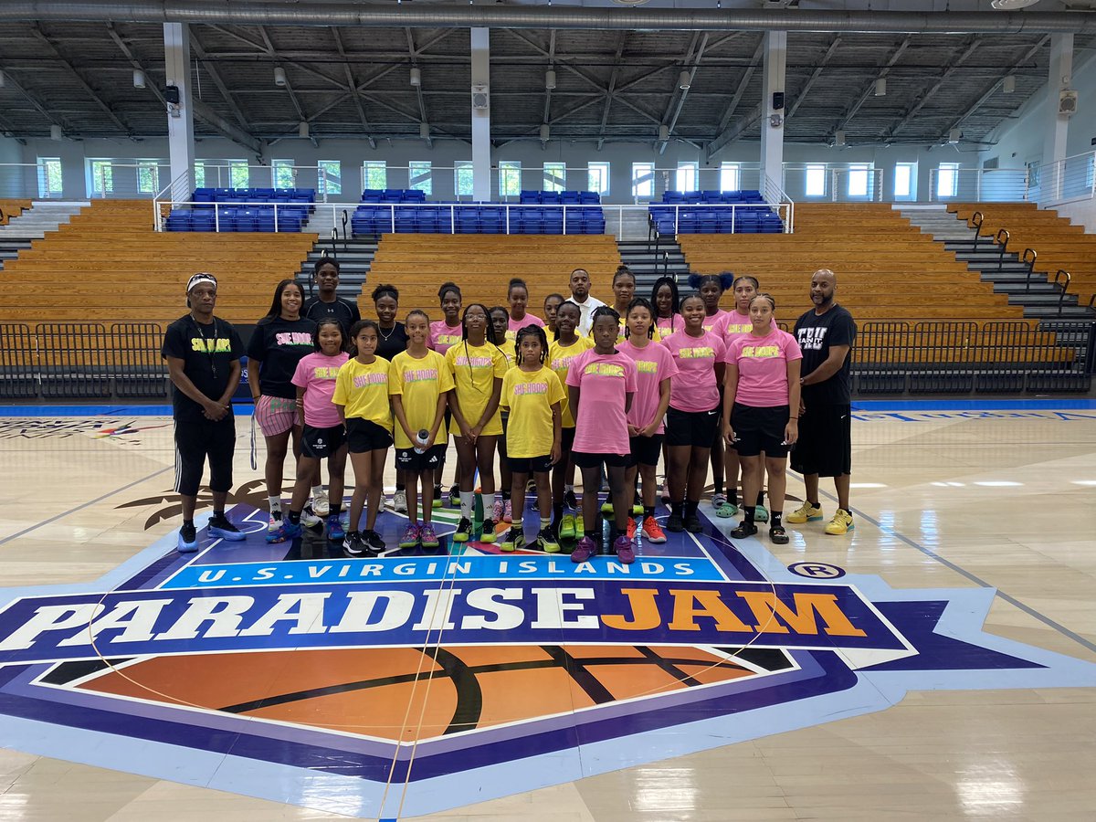 Island Showcase In V.I🇻🇮🏀🎉
S/O All the Island Gals and __shehoops__ for coming to Evaluate and give these hoopers of the Caribbean  college exposure  #hbcu 
Thanks to the Coaches and Former players who assisted 🤞🏽
