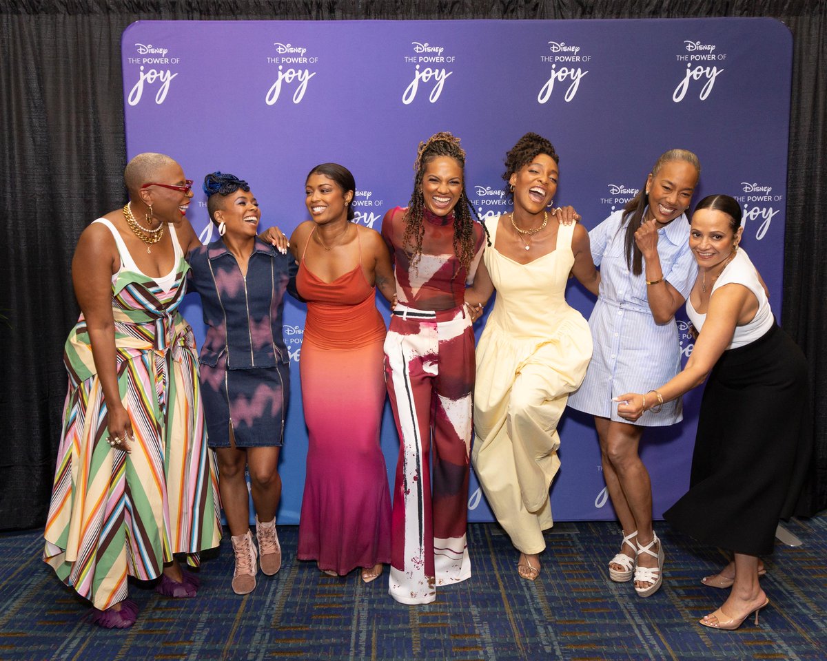ABCNetwork's tweet image. Name a better-looking crew… we’ll wait ❤️🔥 ABC Stars showed up and showed out at #EssenceFest2025!