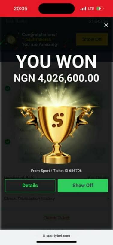 Aisha_1805x's tweet image. Banks for a reason 🙌🙌