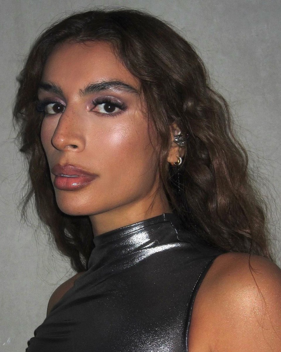🏆 TOP ARTISTAS DE 2025 (até o momento)

#34. Sevdaliza