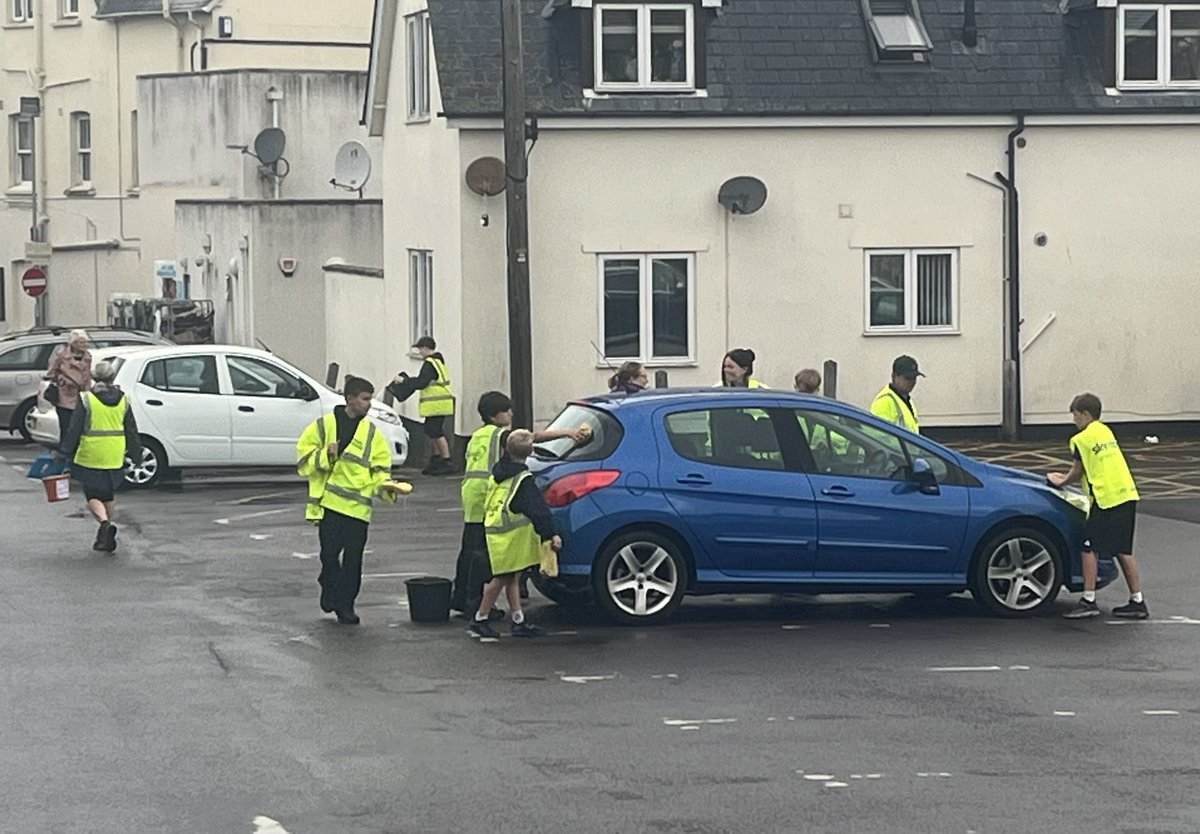 Friday night our #RNSeaScouts &amp; #ExplorerScouts undertook a hike camp, carrying all their equipment, setting up site, cooking their supper, before a wide game. The following morning striking camp before a fund raising car wash. <a href="/SomersetScouts/">Somerset Scouts</a> <a href="/MoorsAndCoastal/">Moors&Coastal Scouts</a> <a href="/scouts/">Scouts</a>