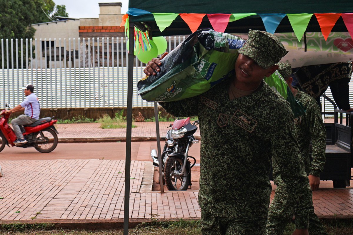 Fuerza Naval de la Orinoquía (@fno_armadacol) on Twitter photo 🤝 Desde la <a href="/ArmadaColombia/">Armada de Colombia</a> en la Orinoquía nos unimos a la Gran Donatón liderada por la Alcaldía de Puerto Carreño para apoyar a las familias afectadas por la ola invernal. Reafirmamos nuestro compromiso con la solidaridad y el bienestar de la gente del Vichada.💙🇨🇴 🤝 Desde la <a href="/ArmadaColombia/">Armada de Colombia</a> en la Orinoquía nos unimos a la Gran Donatón liderada por la Alcaldía de Puerto Carreño para apoyar a las familias afectadas por la ola invernal. Reafirmamos nuestro compromiso con la solidaridad y el bienestar de la gente del Vichada.💙🇨🇴