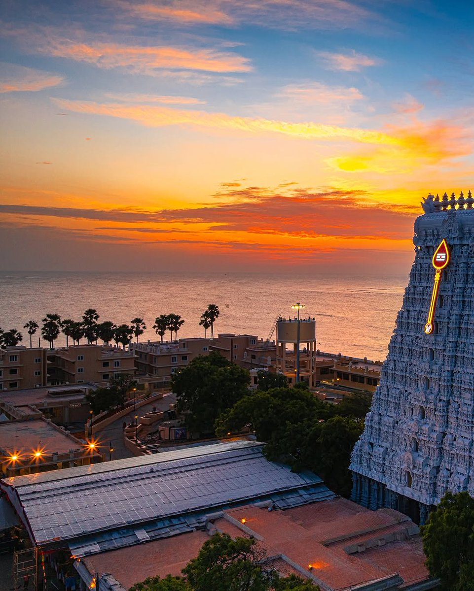 GreesanS's tweet photo. கருணைக் கடலே கந்தா போற்றி🦚🙏

#Thiruchendur https://t.co/he3AaKW75L