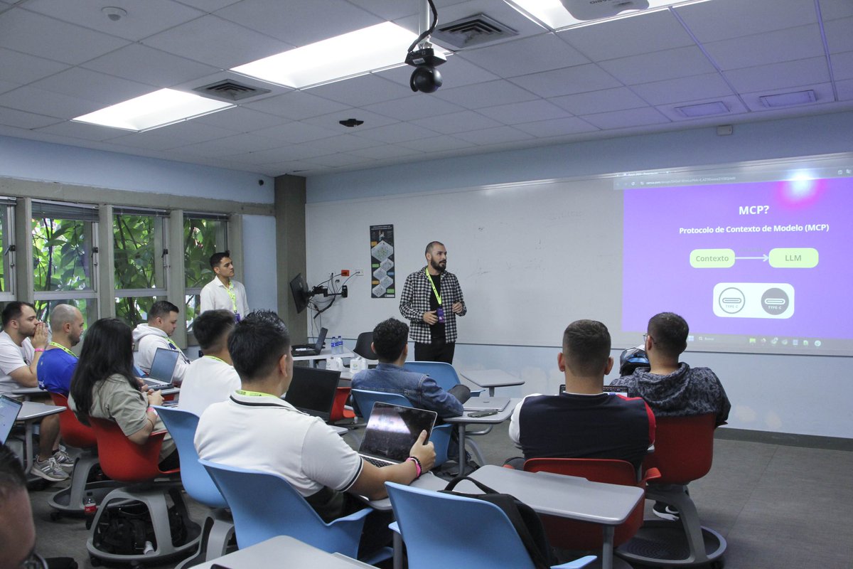 pyconcolombia's tweet image. Another full day at PyCon Colombia 2025 🐍📚
We continue learning, sharing, and strengthening the Python community through every talk, workshop, and connection.
Thank you to everyone making this space possible with your presence and energy.
#PyCon #PythonLive #PyConColombia