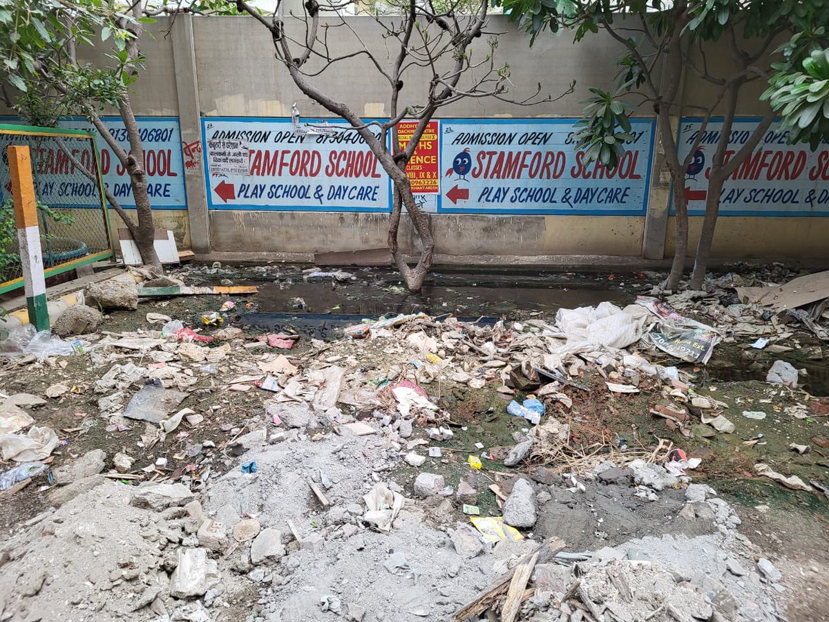 iamprashantseth's tweet photo. @OfficialGNIDA when will this sidewalk will be free from encroachment and this kind of overflowing drainage. 
Location: Near Arihant Arden, Sec 1 Greater Noida west 
#YeThikKarkeDikhao 
@YTKDIndia @CMOfficeUP @dr_maheshsharma @tejpalnagarMLA @aksharmaBharat @NagarVikas_UP https://t.co/fy0KtfWMP0