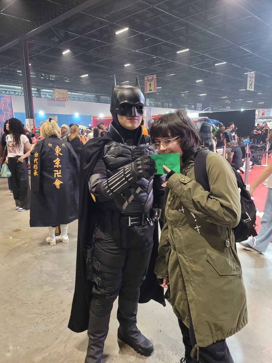 riddlernism's tweet image. Hi. I'm in love
I got nervous and gave him the yellow letter. my heart started beating really fast I don't feel ok. I hope I meet him again ❤️❤️❤️❤️❤️