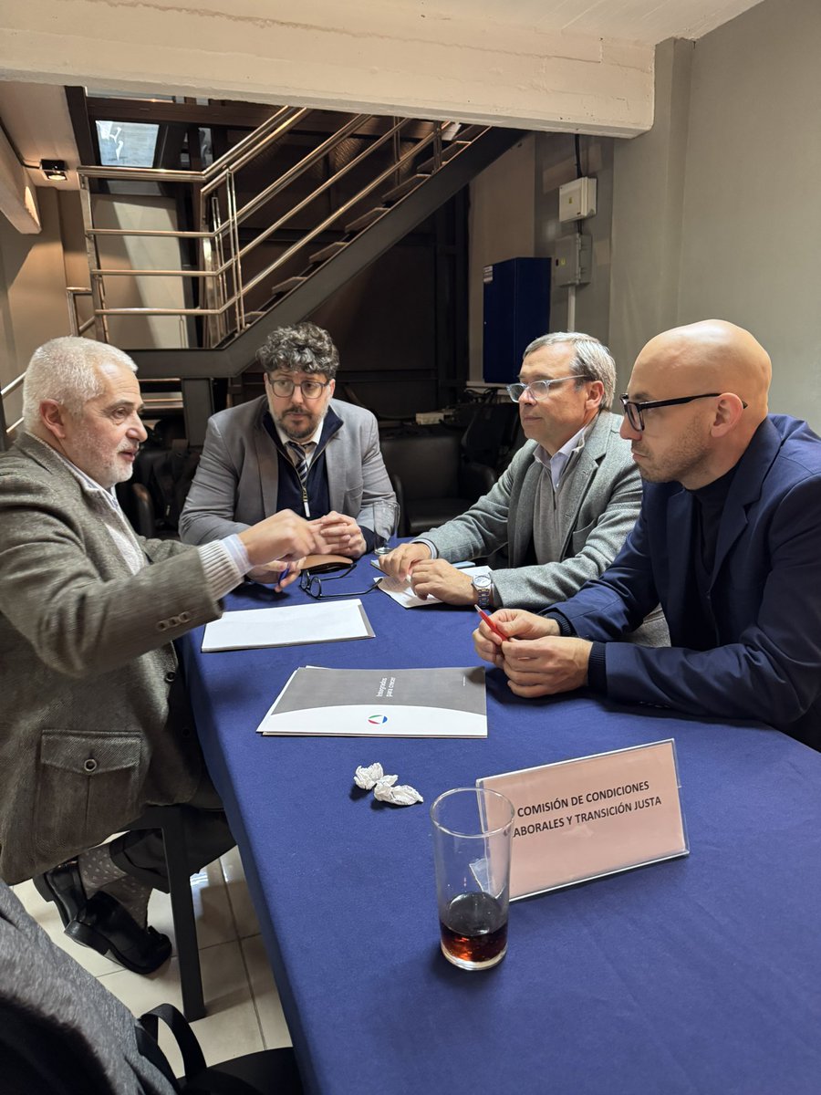 Gustavo Zignago (@gustavozignago) on Twitter photo 📍 La Región Centro lanzó el Observatorio Regional sobre el Impacto de la IA en el Trabajo y el Empleo
Contamos con la participación de
<a href="/maxipullaro/">Maximiliano Pullaro</a>, autoridades de Córdoba y E Ríos, sindicatos, cám empresarias y especialistas,
además de la destacada disertación de <a href="/darojud/">Dario Judzik</a> 📍 La Región Centro lanzó el Observatorio Regional sobre el Impacto de la IA en el Trabajo y el Empleo
Contamos con la participación de
<a href="/maxipullaro/">Maximiliano Pullaro</a>, autoridades de Córdoba y E Ríos, sindicatos, cám empresarias y especialistas,
además de la destacada disertación de <a href="/darojud/">Dario Judzik</a>