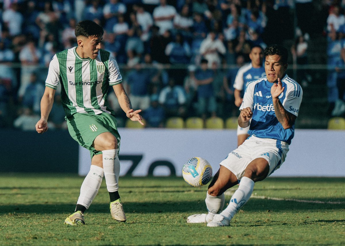 𝐅𝐢𝐧𝐚𝐥 𝐝𝐞𝐥 𝐩𝐫𝐢𝐦𝐞𝐫 𝐭𝐢𝐞𝐦𝐩𝐨.

#Banfield 0-1 Cruzeiro

#EnBanfieldJugamosTodos 🇳🇬