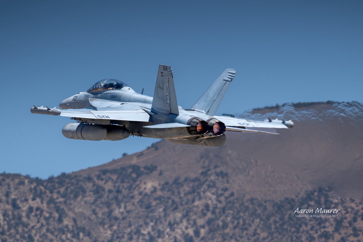 maurer8photo's tweet image. VX-9 Vampire. EA-18G lighting the fire as it leaves Mojave. Love the local crews!
#vx9