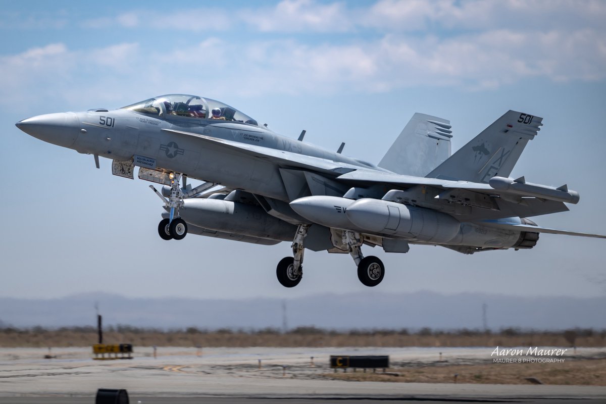 maurer8photo's tweet image. VX-9 Vampire. EA-18G lighting the fire as it leaves Mojave. Love the local crews!
#vx9