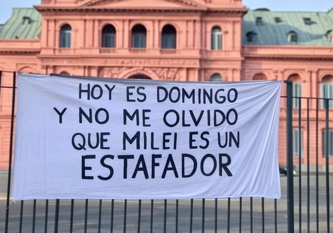 YO NO LO VOTE 
SI VOS TAMPOCO
LO VOTASTE
SEGUIME
QUE TE SIGO
SOLO TENEMOS 
UNIRNOS
#CristinaLibre
#MileiVendePatria