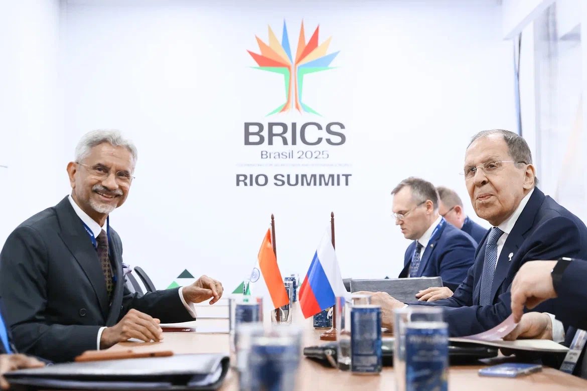 Good to meet with FM Sergey Lavrov of Russia on the sidelines of #BRICS2025.

Discussed bilateral cooperation, West Asia, BRICS and SCO. 

🇮🇳 🇷🇺