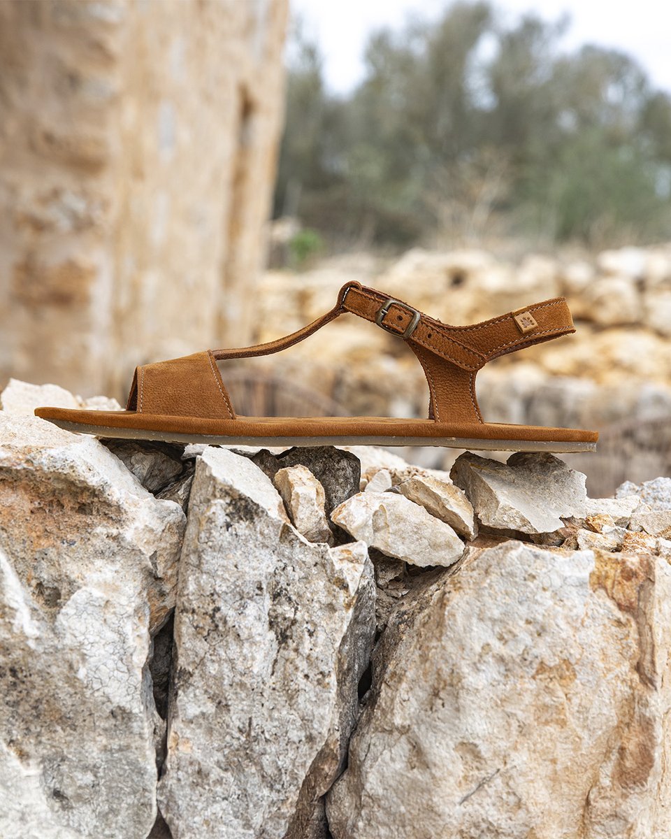 NUEVO 🍂 Mod. N5686 SATYA 🍂 f.mtr.cool/hymjwbwshb

Comodidad natural y aire mediterráneo. Una línea #barefoot que es un verdadero abrazo al pie ✨. Así es nuestra colección cápsula SATYA by <a href="/marta_abril/">marta mogollon</a>.

💫 Camina sintiendo la conexión con la tierra.
.
#REBAJAS hasta el 60%.