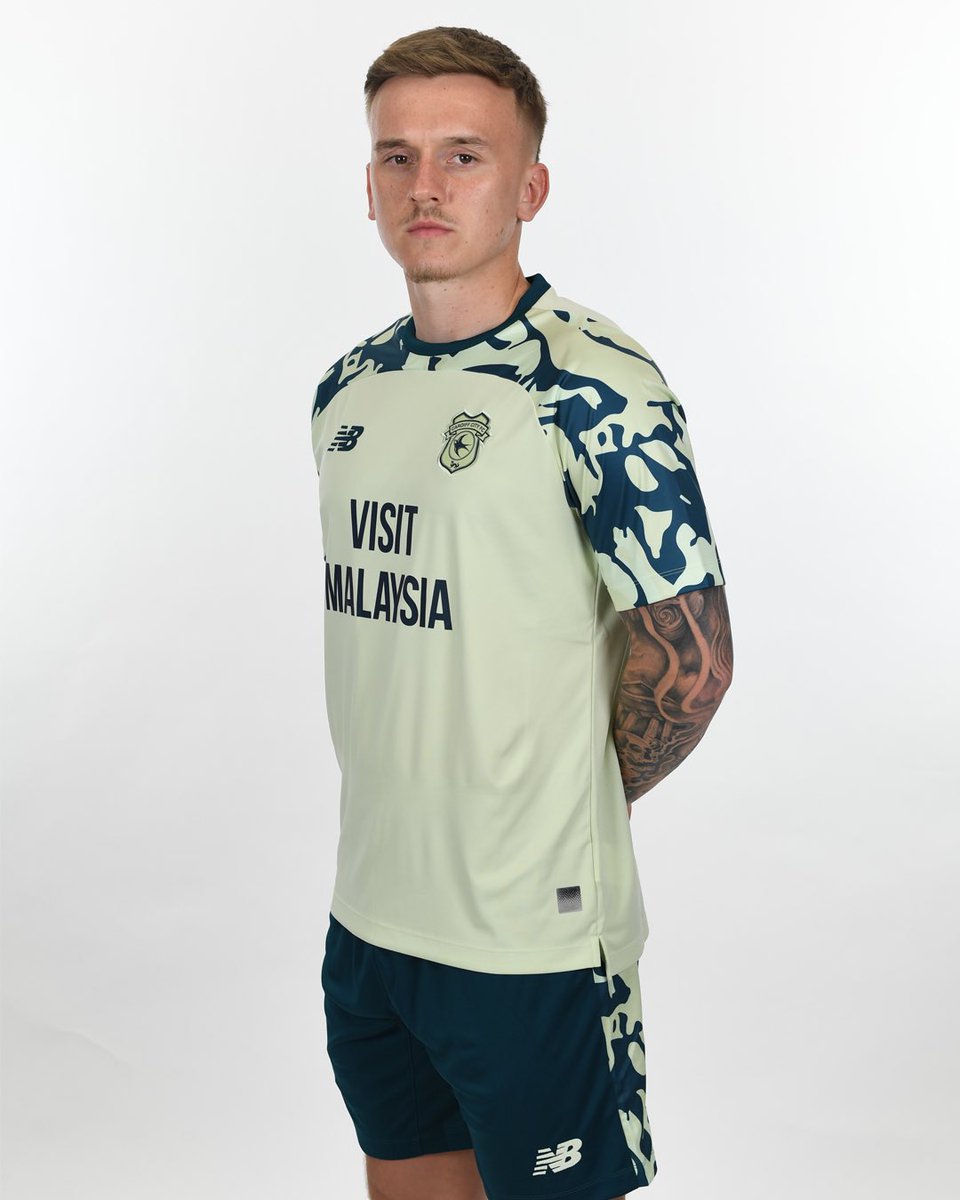 TheKitman.co.uk (@thekitmanuk) on Twitter photo ποΈ #Kitnews as the new 2025-26 <a href="/CardiffCityFC/">Cardiff City FC</a> away kit made by <a href="/NBFootball/">New Balance Football</a> has been unveiled.
πΈ thekitman.co.uk/cardiff-city-2β¦
How many star βοΈ out of 5 would you rate it?
#TheKitman π
#Bluebirds #CardiffCity #CityAsOne ποΈ #Kitnews as the new 2025-26 <a href="/CardiffCityFC/">Cardiff City FC</a> away kit made by <a href="/NBFootball/">New Balance Football</a> has been unveiled.
πΈ thekitman.co.uk/cardiff-city-2β¦
How many star βοΈ out of 5 would you rate it?
#TheKitman π
#Bluebirds #CardiffCity #CityAsOne
