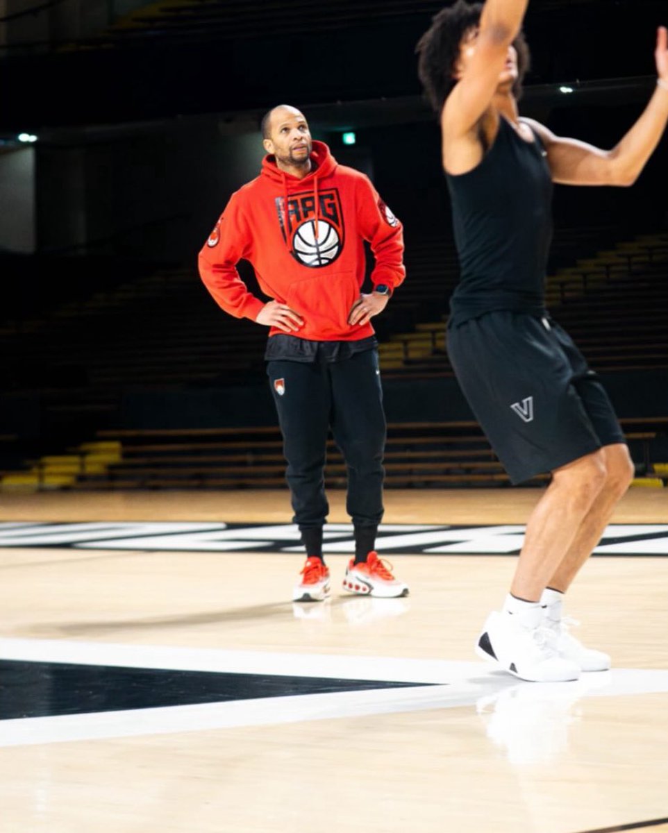 Happy Birthday to our guy, our program director, our top team Coach!

Spencer we appreciate all you do for our program and all the hoopers you help! 

MORE LIFE!