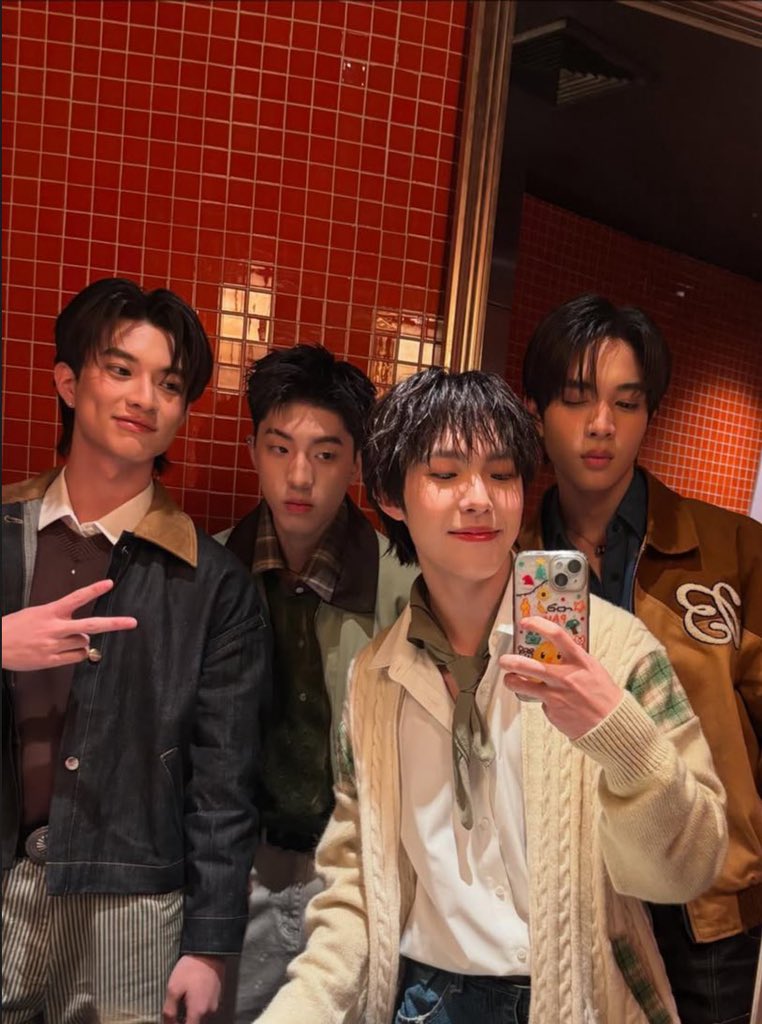 dor☄️ tweet media