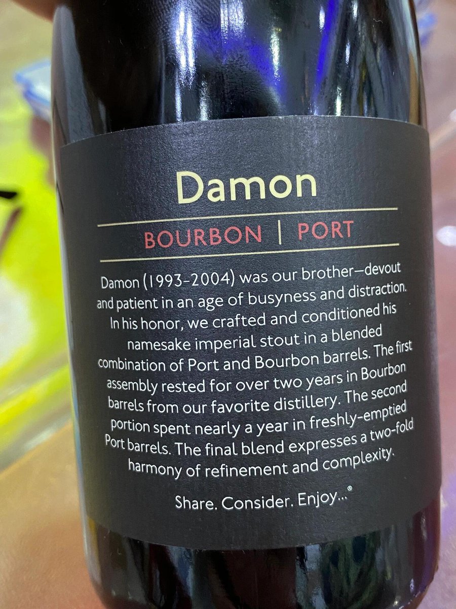 Farmhouse Mountain always surprises me. It's the first time I've tasted such a special stout. The bourbon's barrel flavor is absorbed very well, without a hint of alcohol escaping. There's no value for money when drinking it.