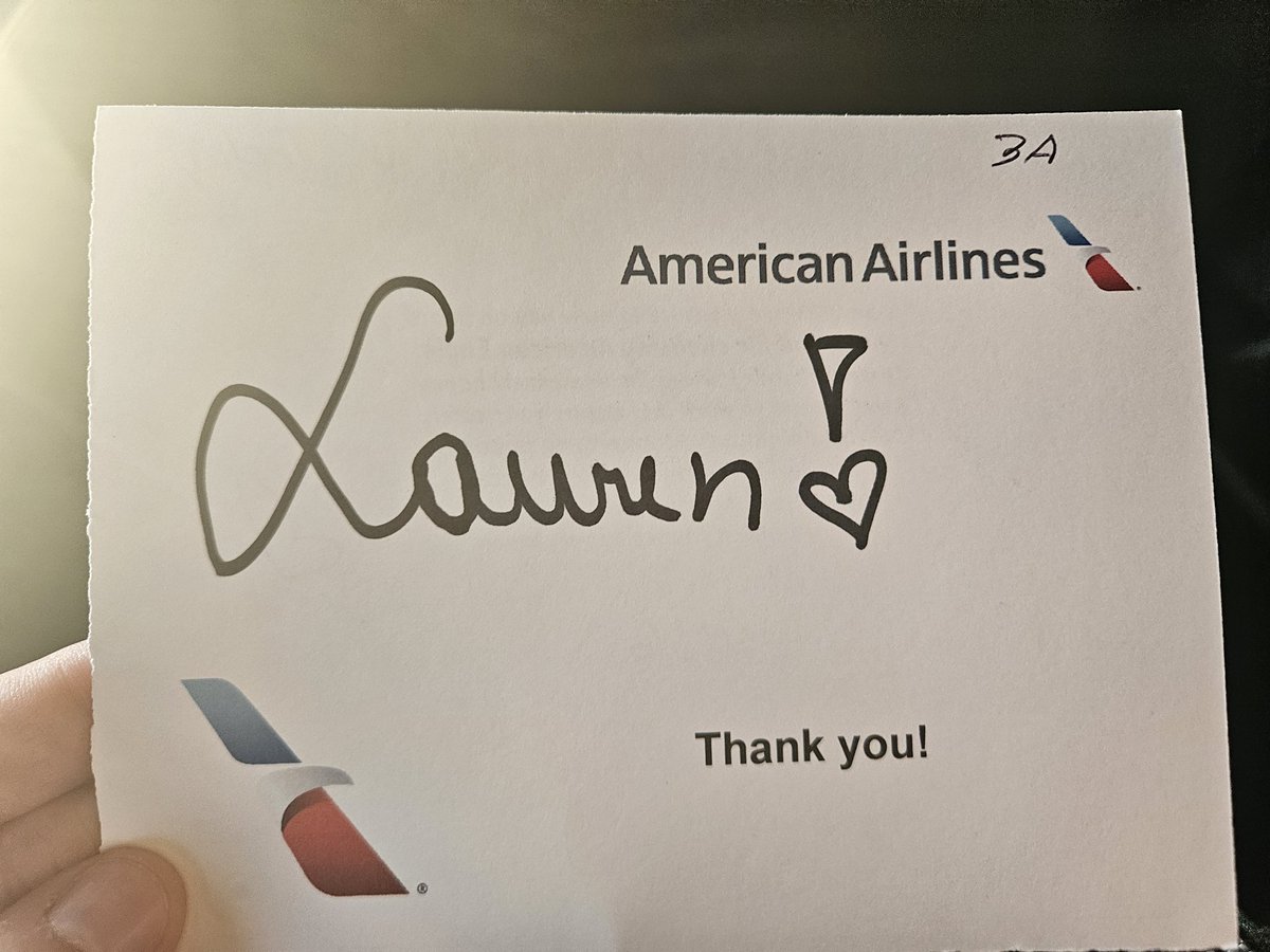 LAGTweets1130's tweet photo. Thanks Milton from @AmericanAir for the great service and kind gesture. #AAdvantage https://t.co/4Gye0Uol8Q