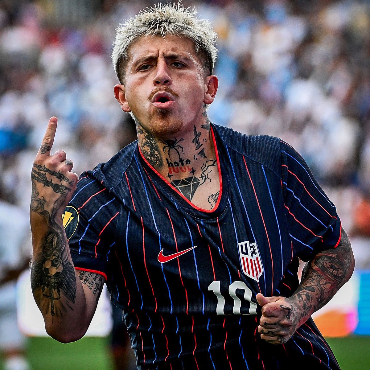 TheHateCentral's tweet image. Diego Luna in the Concacaf Gold Cup Final:

0 Goals/Assists
0 Key Passes
0 Shots on Goal 
0 Dribbles
Worst Rated Player on Pitch

GIVE HIM A MEDAL TOO 🥶🥶🥶