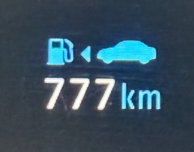 本日、令和7年7月7日七夕🎋

成瀬さんで福島県ニラク郡山大町店様におじゃまさせていただいております！
朝、レンタカーでメーター見たら！！
こりゃ何かいい事が起こると思ったら、新幹線で郡山駅のはずが2人して降り損ねて福島駅まで😭
起きたわ😭