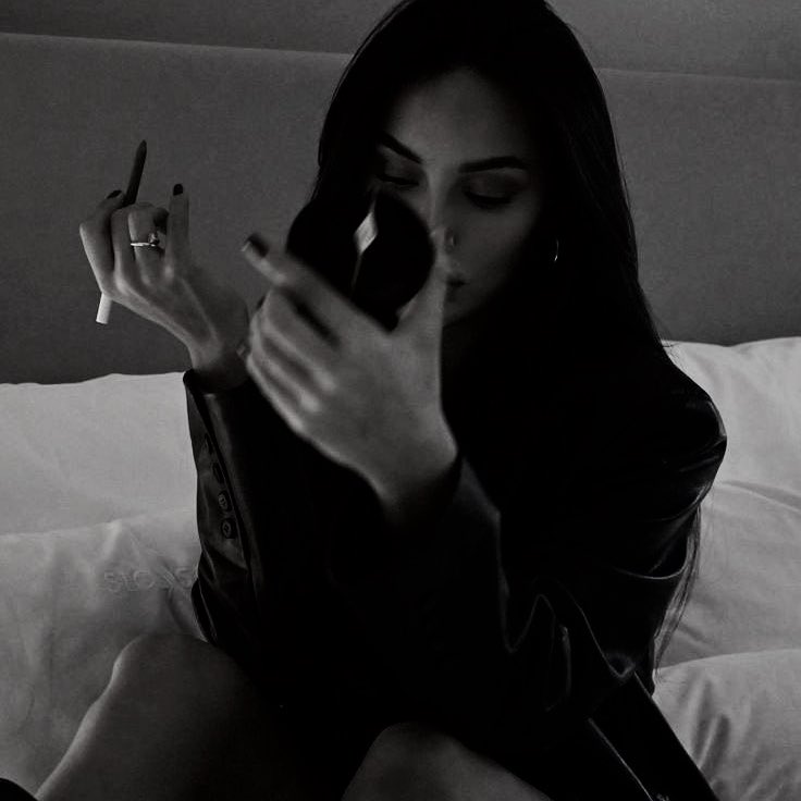 Katiiebooks's tweet photo. โI have two kills to plan, a boyfriend to see, and a best friend to un-piss off. And not in that order.
Iโm just the typical American woman.
Or is it the typical ๐๐ฆ๐๐ซ๐ข๐๐๐ง ๐๐ฌ๐ฒ๐๐ก๐จ?โ
#MINDFUCKSERIES https://t.co/69JwKA9ia0